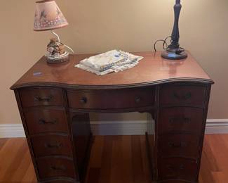 Antique desk $40