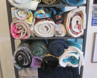 Queen Bedding, Blankets, Quilts, Throws