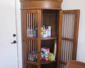 Corner Cabinet 2-Dowel Doors