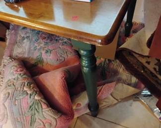 Table with for chairs $100 Rug $25