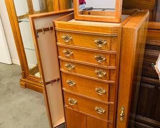 Jewelry armoire