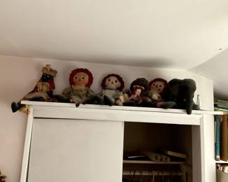 Raggedy Ann and cloth dolls