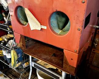 Sand blaster cabinet