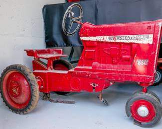 International Toy Farm Tractor
