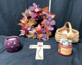 Wreath, Candles, Basket Cross