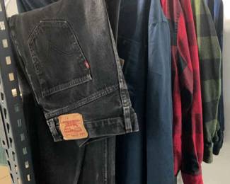 Five Piece Set of Levis Jeans, Carhartt  Old Mill