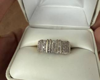 10k baguette diamond ring 