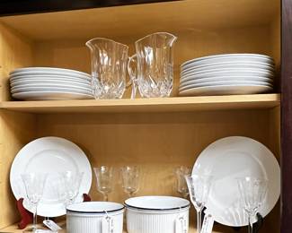 Pier 1 white dinner plates