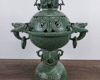 Lot 628: Covered Jade Dragon Motif Incense Burner
