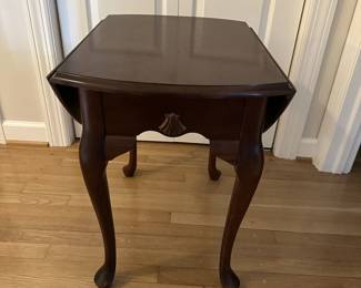 Dropleaf End Table (2)