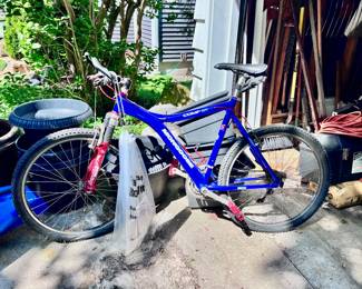 MONGOOSE BIKE