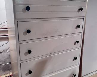 Chest of drawers