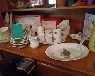 Pfalzgraff Christmas "Red Ribbons"