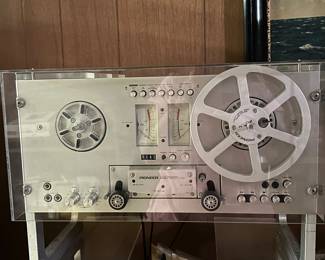 Pioneer RT-707 reel-to-reel tape deck