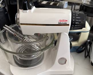 Vintage sunbeam mixmaster stand mixer, works great