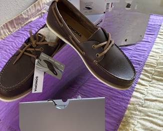 Men' suits, 40S & 40Reg, slacks 32/29-32/30, shirts medium and 15.5/32-33, and medium, shoes & boots size 8-9 medium