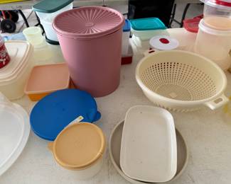 Tupperware & plasticware