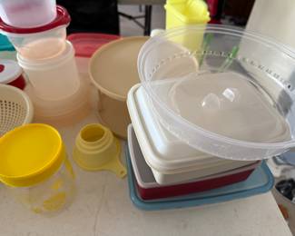 Tupperware & plasticware
