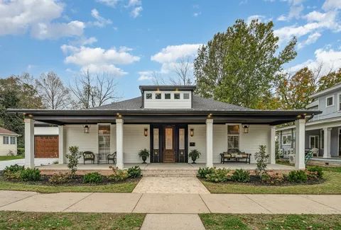 Beautiful home! You don't want to miss this one!!