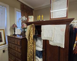 Linens, pillows, thorws and more