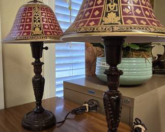 Matching pair of side lamps