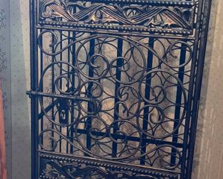 Metal wine rack