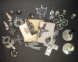 James Avery jewelry, mostly vintage and retired (showcase)