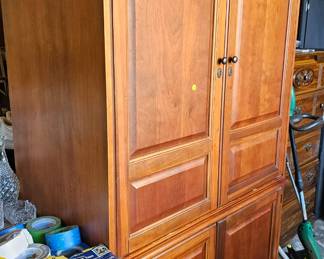 CABINET / TV CABINET