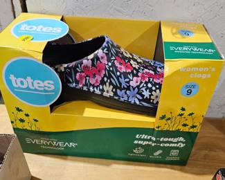 TOTES SHOES