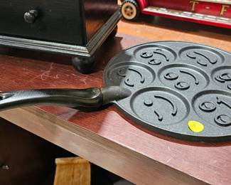 CAST IRON GRIDDLE