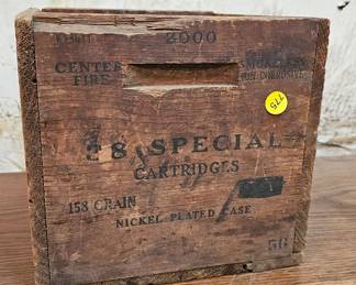 VINTAGE WOODEN CRATE