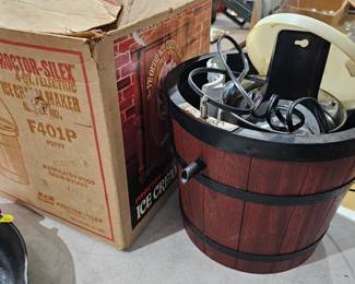 ICE CREAM MAKER