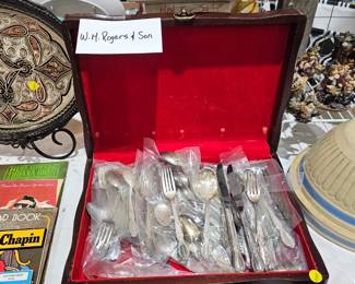 W H ROGERS AND SON SILVERWARE / FLATWARE