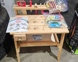 MELISSA & DOUG WOODEN TOY