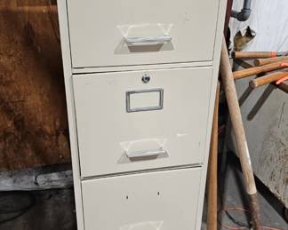 METAL FILING CABINET