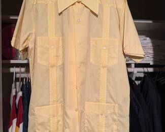 Men's Cubanito Sports Wear Guayabera 4 Pocket Shirt Size M