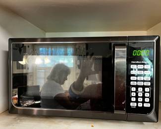 #48 Hamilton beach microwave $20.00