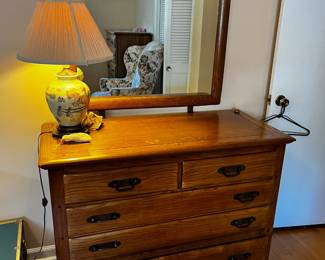 #31 link Taylor dresser with mirror 5 drawers 45x20x33 mirr34x31 $75.00