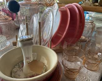 Pink Pyrex & Pyrex lids