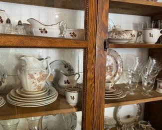 Large selection of brown transferware & tea leaf ironstone