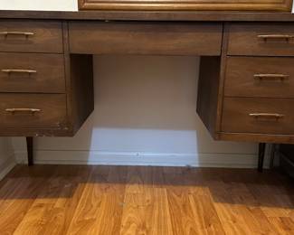 MCM desk