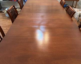Dining Room Table & Chairs