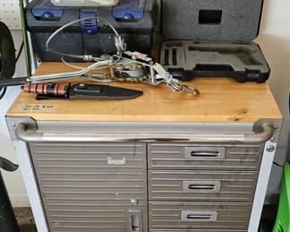 Seville tool cabinet
