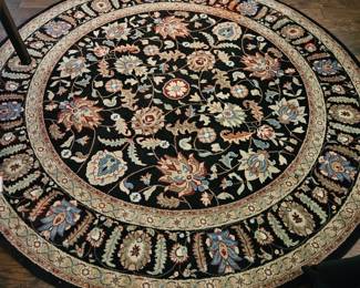 7 x 10 rug; like new!
