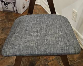 Set of 4 dining chairs