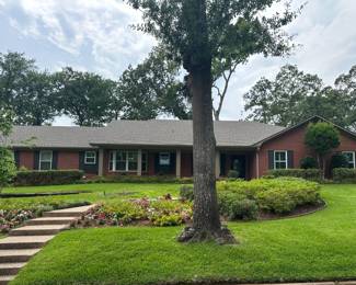 Welcome to 3333 Woodbine!
