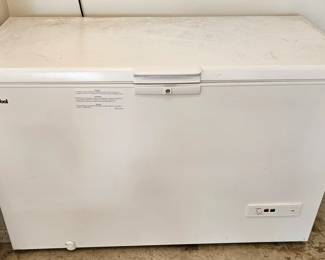 Whirlpool 16 CF chest freezer