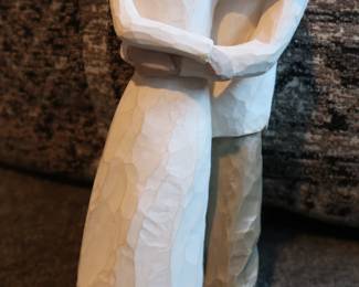 Willow Tree-Style Figurine – Couple Embrace
Sweet, modern figurine in the style of Willow Tree by Susan Lordi. Made in China. Great for wedding or anniversary decor.