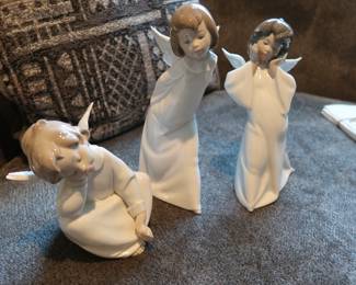 Lladro Porcelain Angel – Spain
Authentic, marked Lladro. Excellent condition. Priced for collectors or resale.
