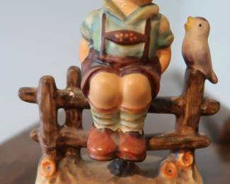 Authentic Goebel Hummel Figurine – "Barnyard Hero" #172/I
Classic Hummel figurine featuring a young boy on a fence with a bird.
Marked “Goebel W. Germany”
Model #172/I
Estimated production: 1970s–80s
Excellent vintage condition